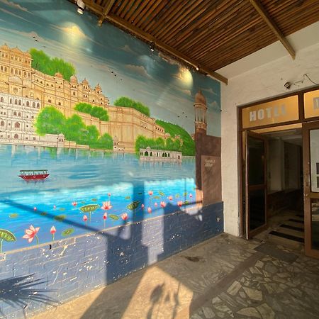 Hotel Damanis Udaipur Esterno foto