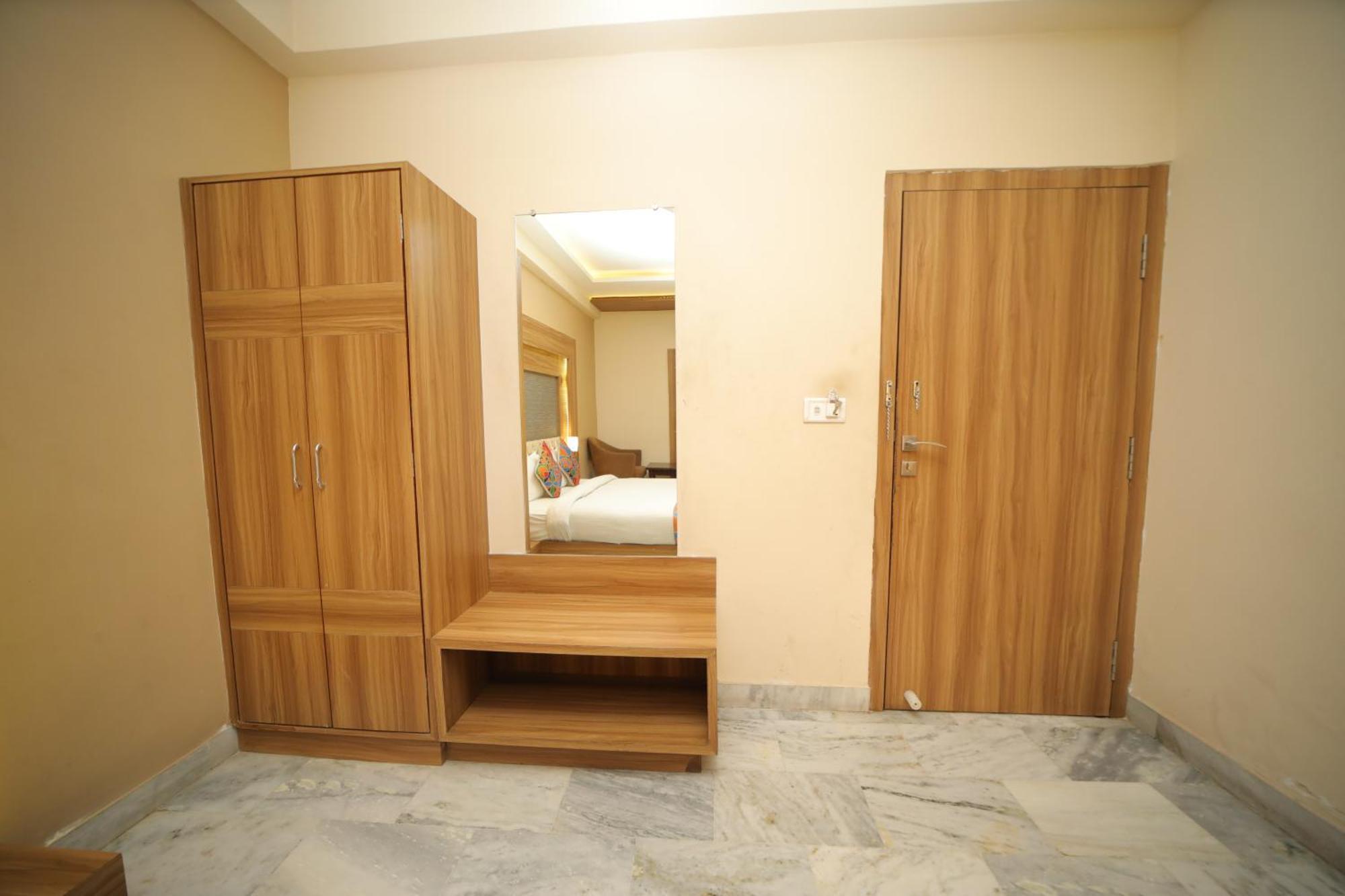 Hotel Damanis Udaipur Esterno foto