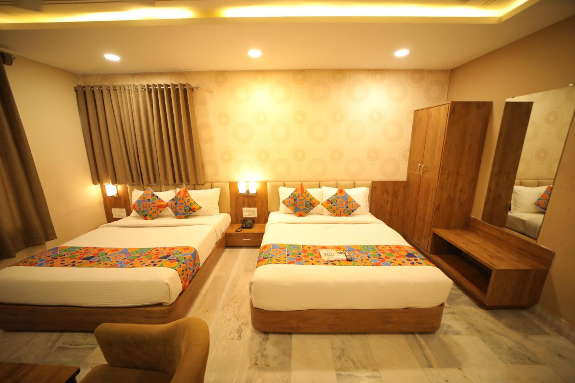 Hotel Damanis Udaipur Esterno foto