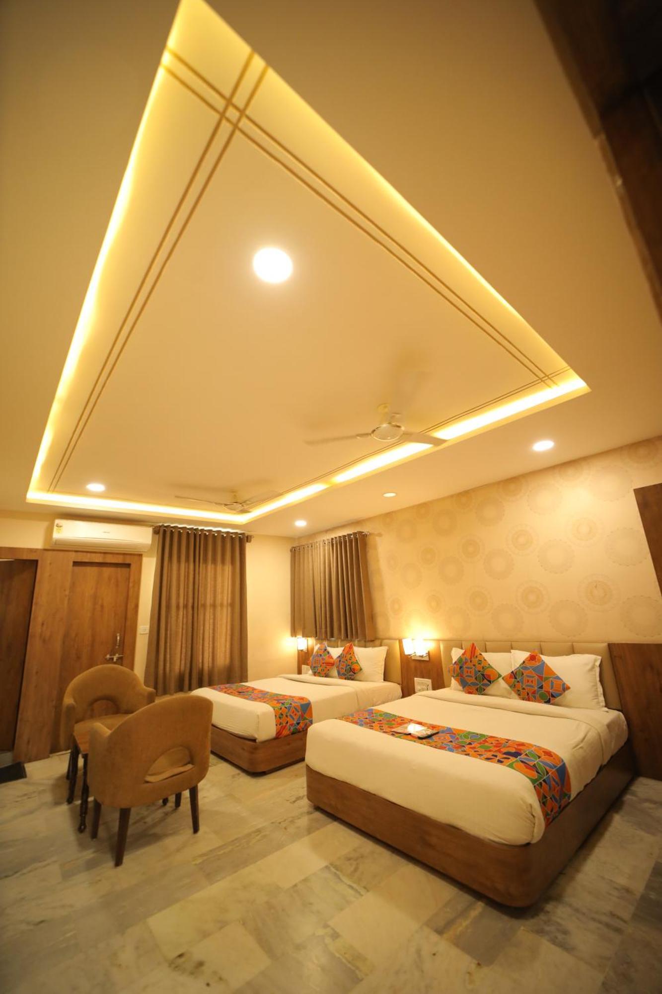 Hotel Damanis Udaipur Esterno foto