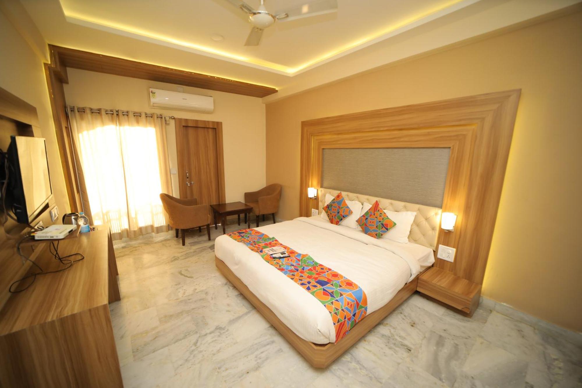 Hotel Damanis Udaipur Esterno foto