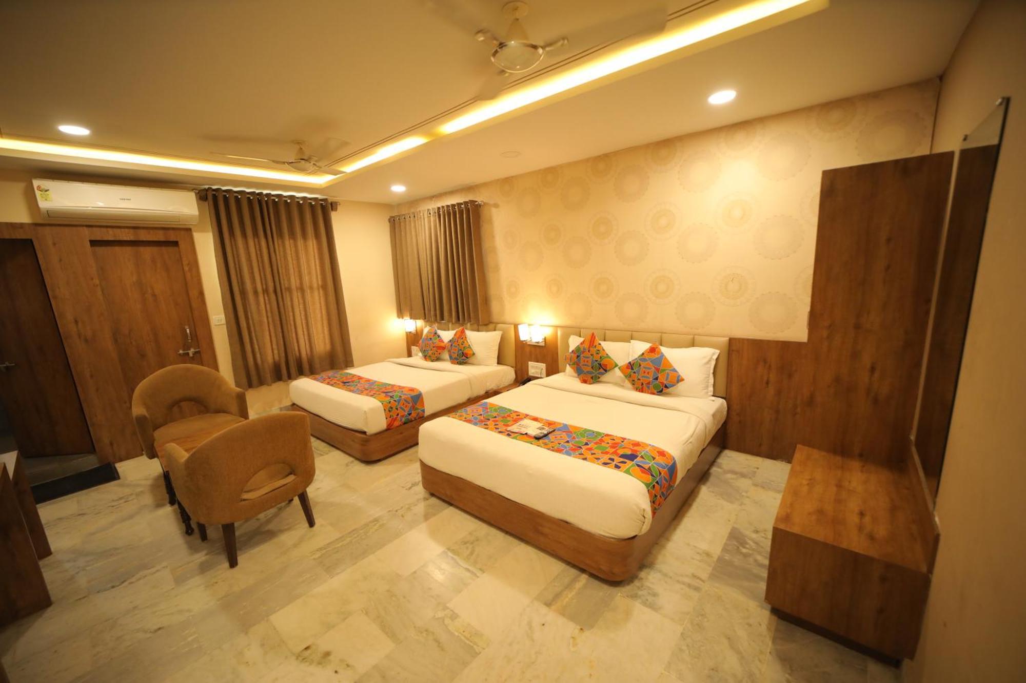 Hotel Damanis Udaipur Esterno foto