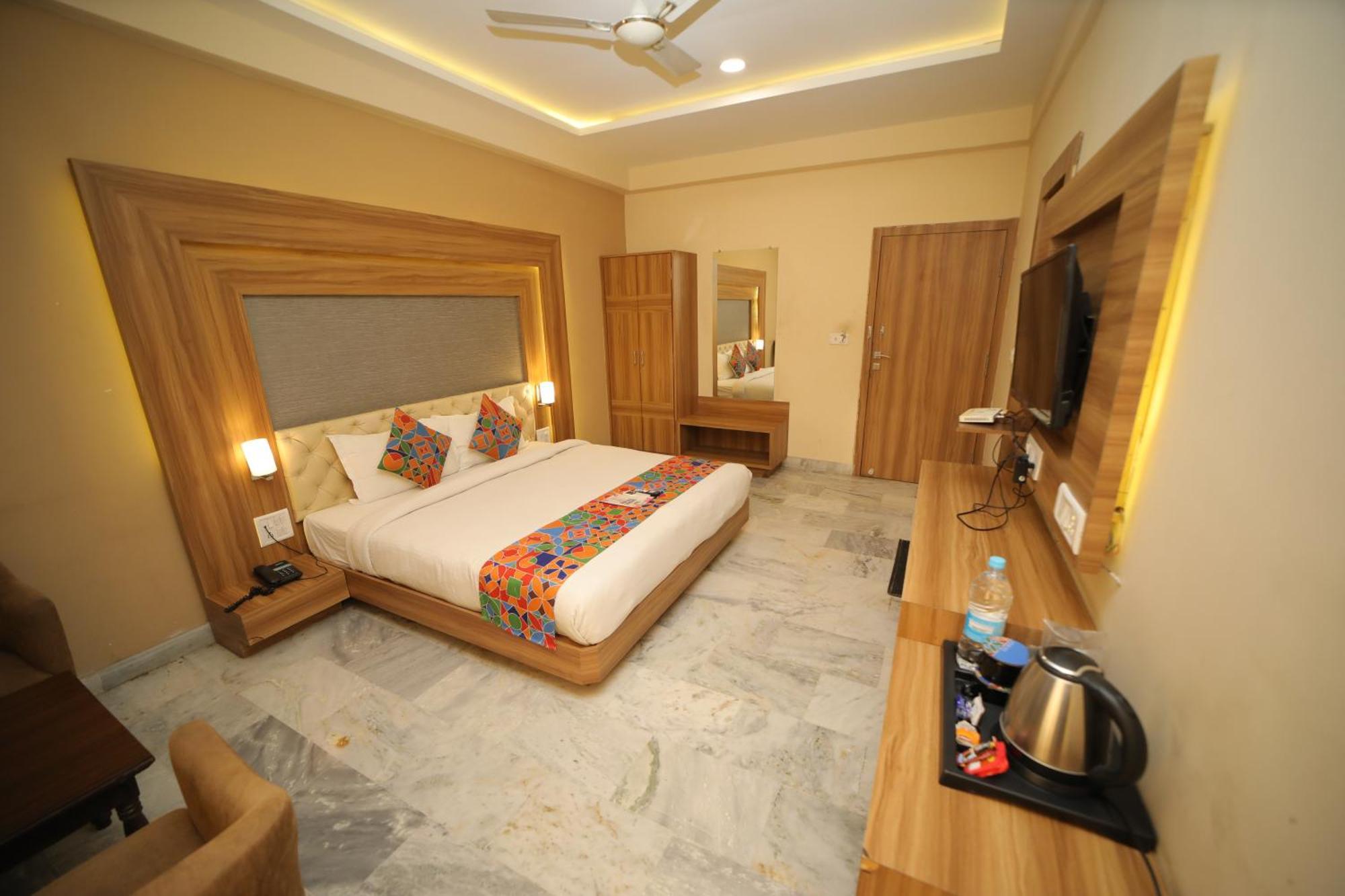 Hotel Damanis Udaipur Esterno foto