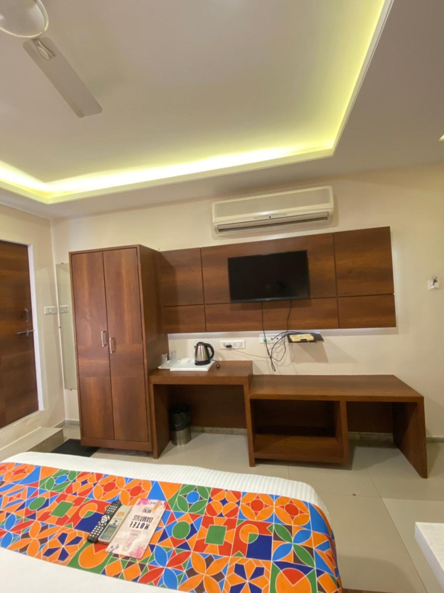 Hotel Damanis Udaipur Esterno foto