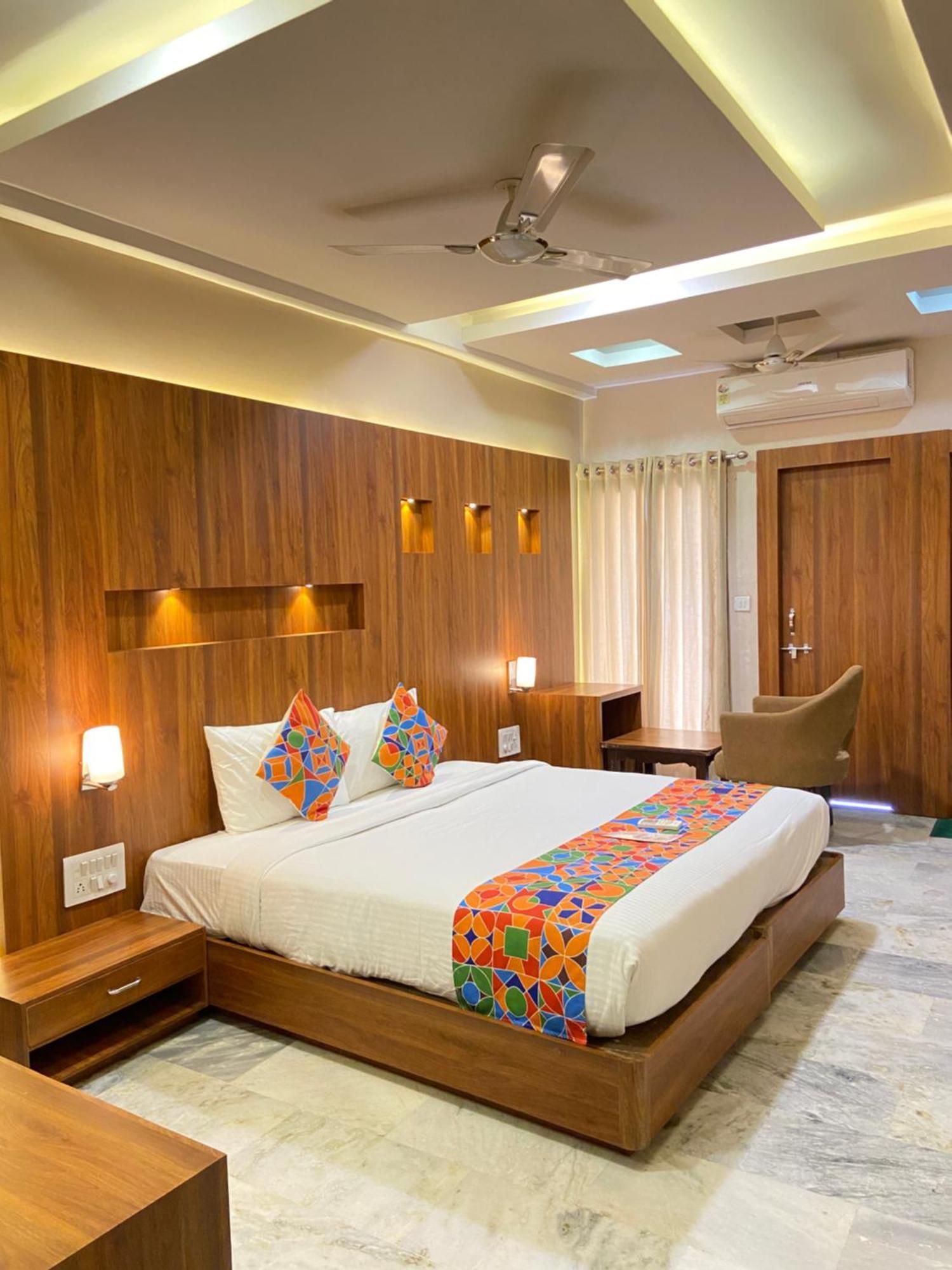 Hotel Damanis Udaipur Esterno foto