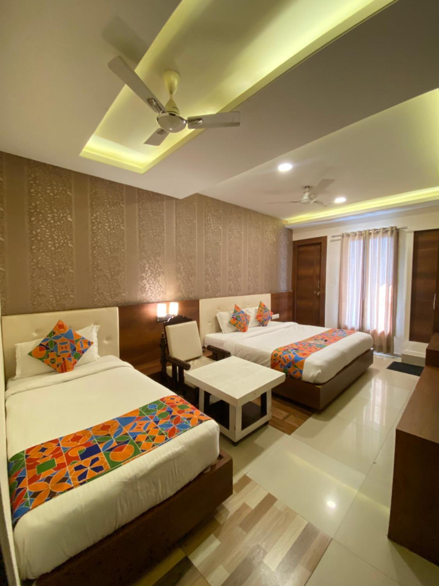 Hotel Damanis Udaipur Esterno foto