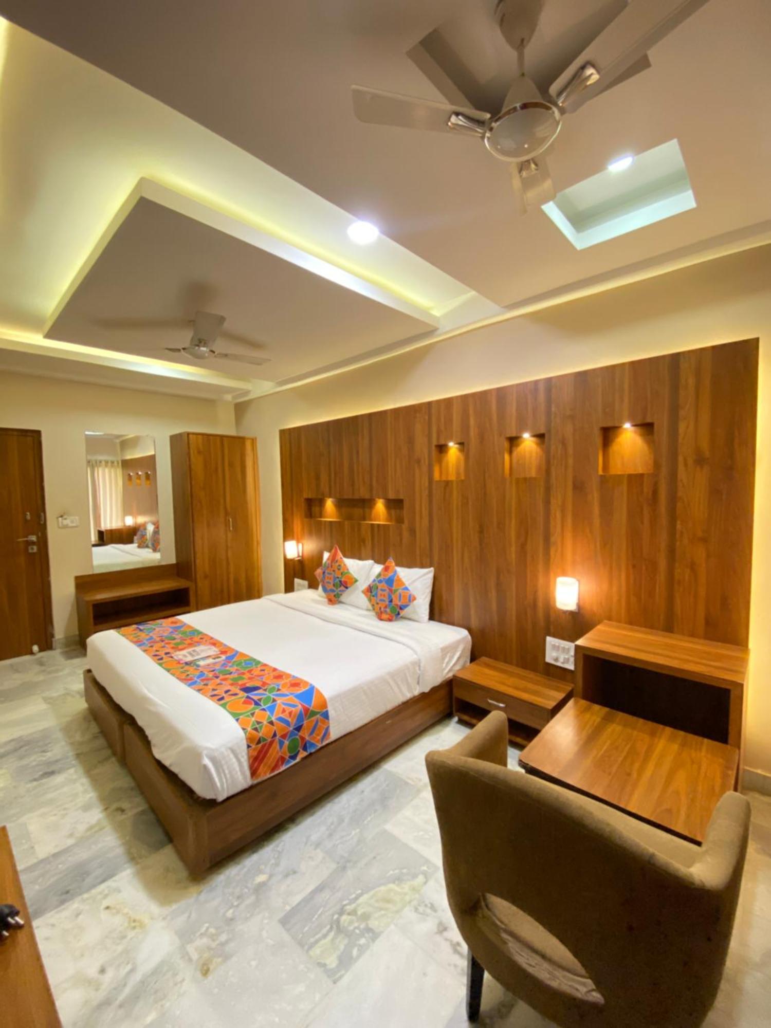 Hotel Damanis Udaipur Esterno foto