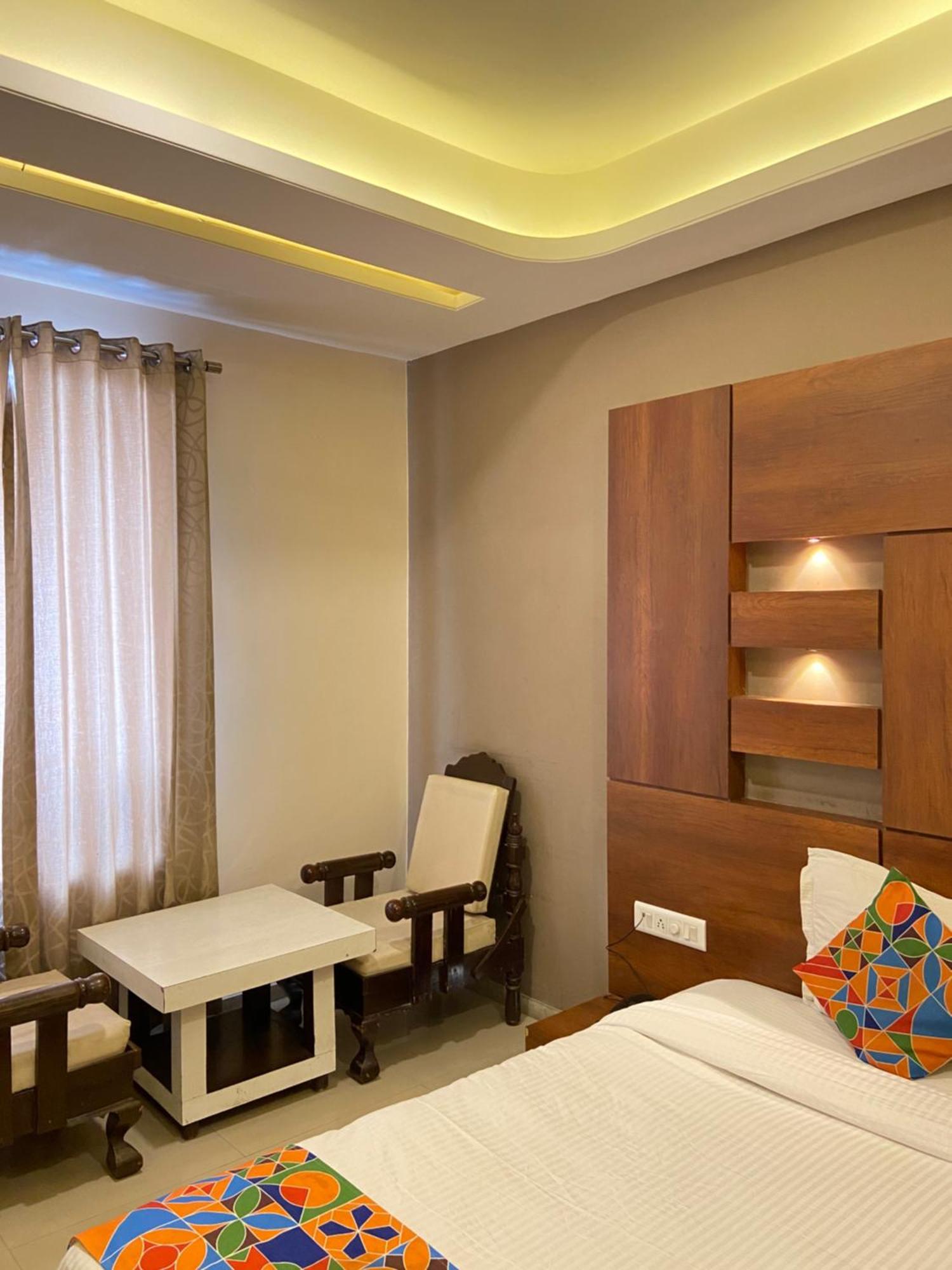 Hotel Damanis Udaipur Esterno foto