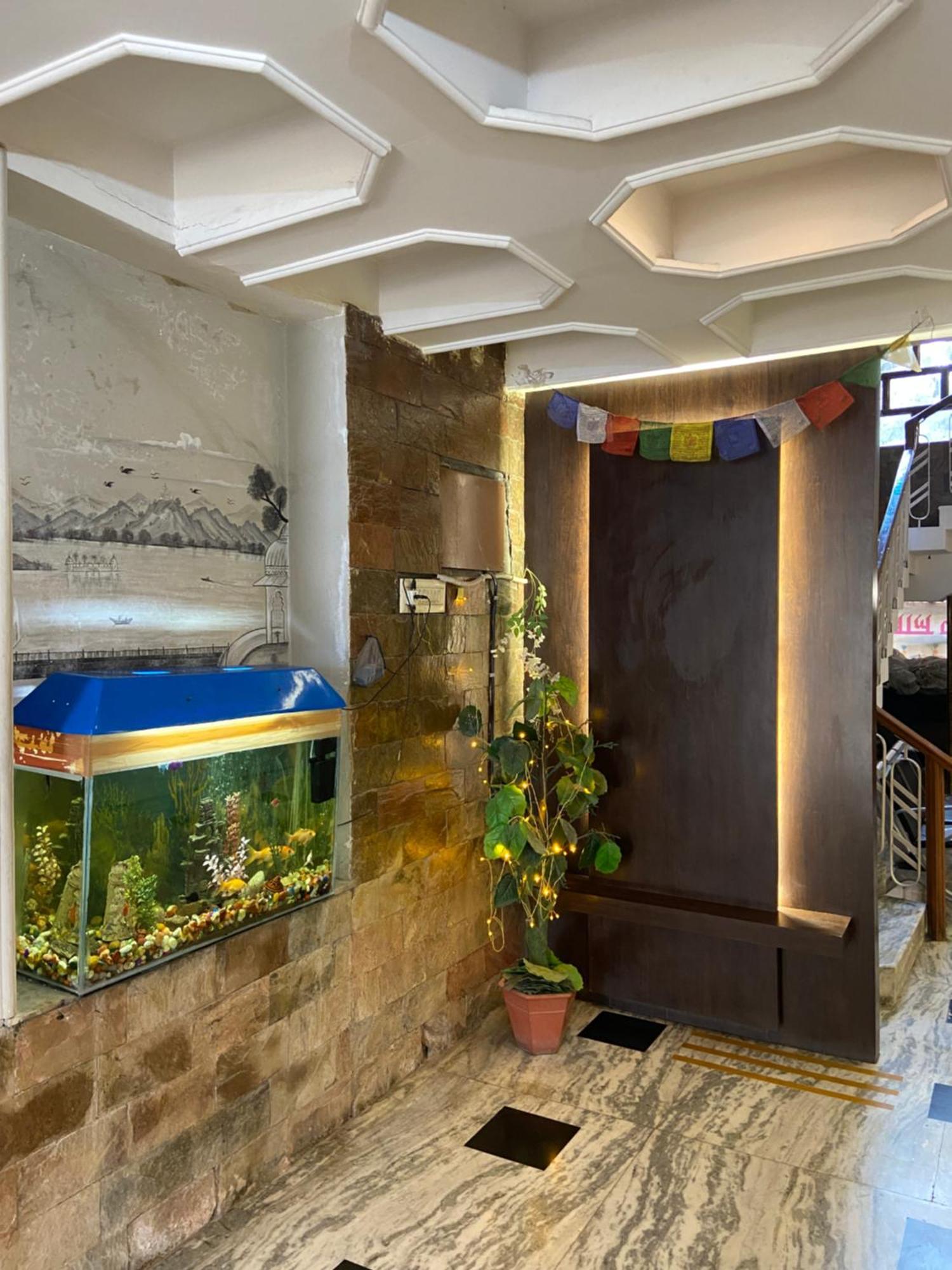Hotel Damanis Udaipur Esterno foto
