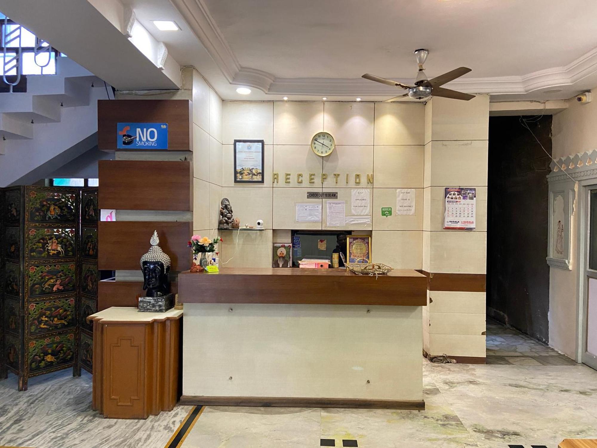 Hotel Damanis Udaipur Esterno foto