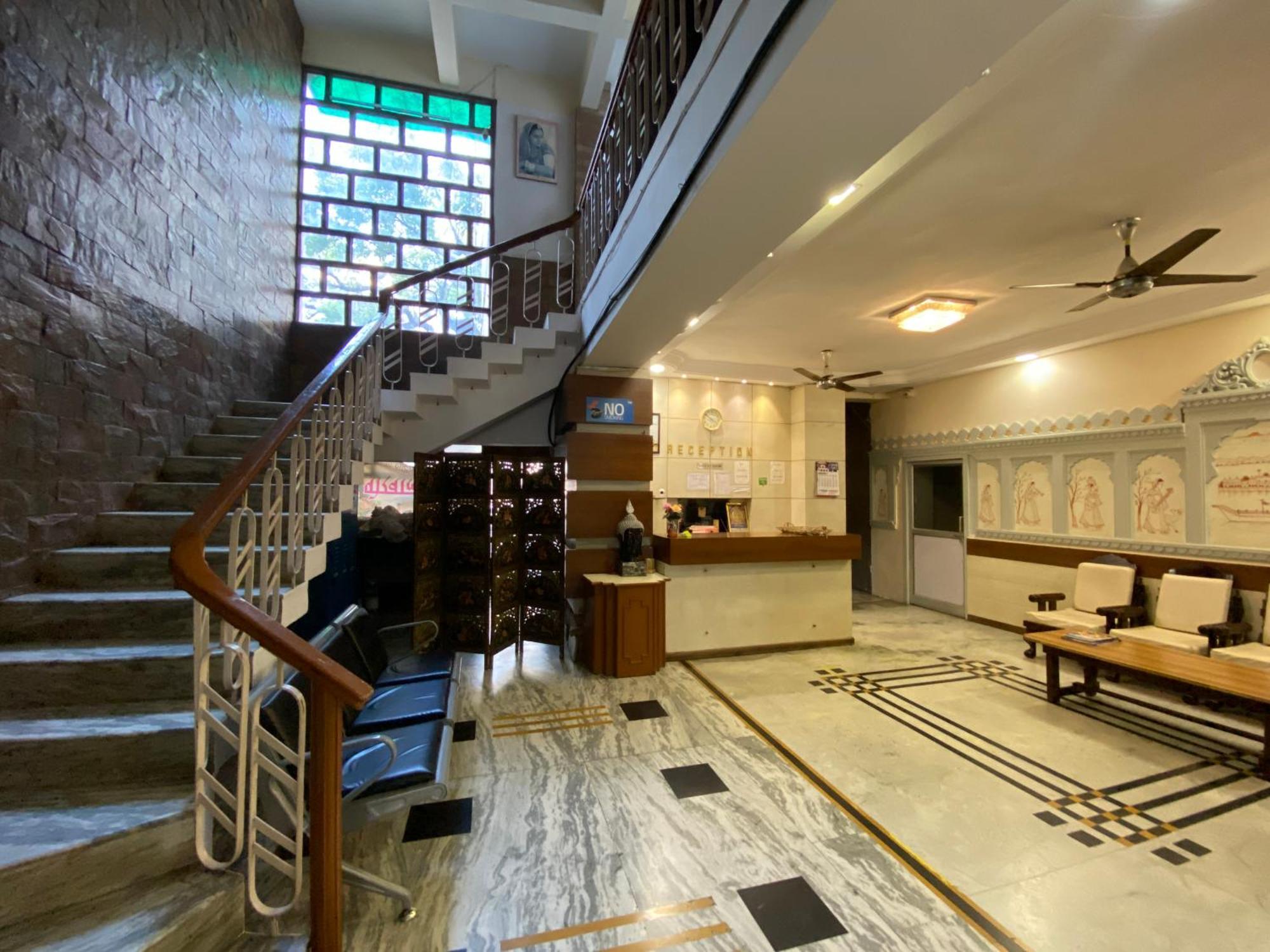 Hotel Damanis Udaipur Esterno foto