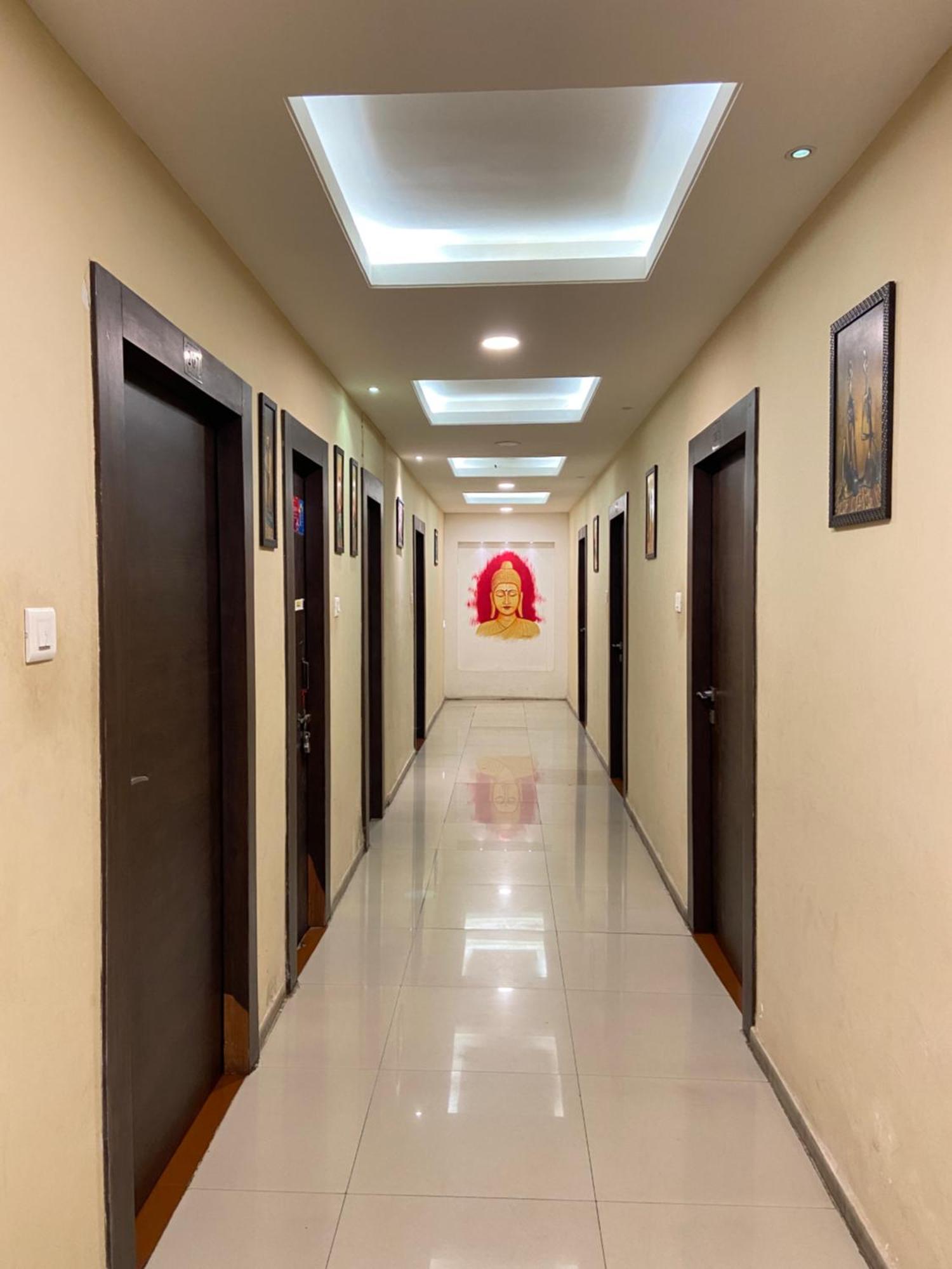Hotel Damanis Udaipur Esterno foto