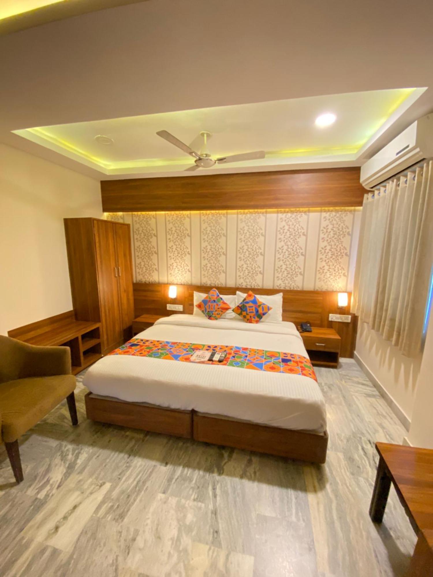 Hotel Damanis Udaipur Esterno foto