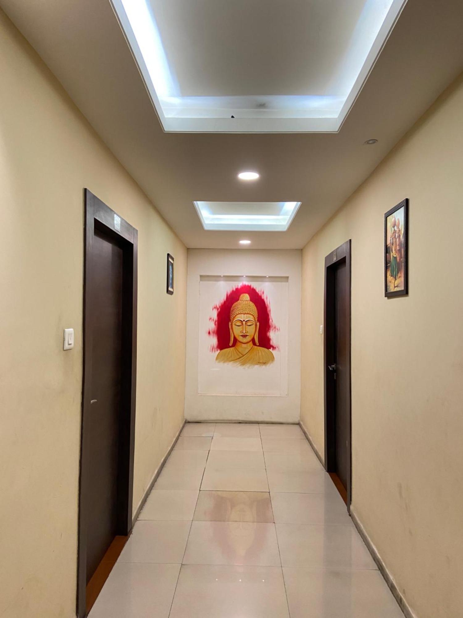 Hotel Damanis Udaipur Esterno foto