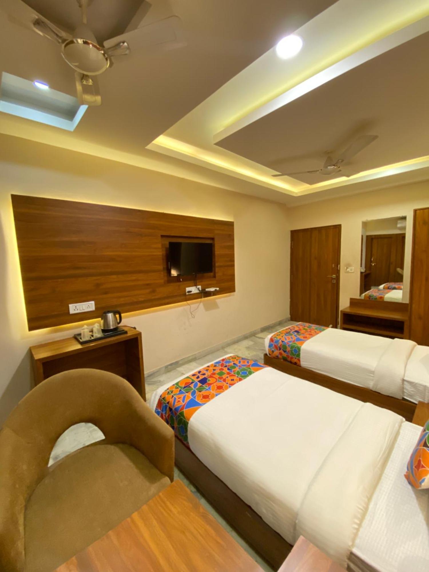 Hotel Damanis Udaipur Esterno foto