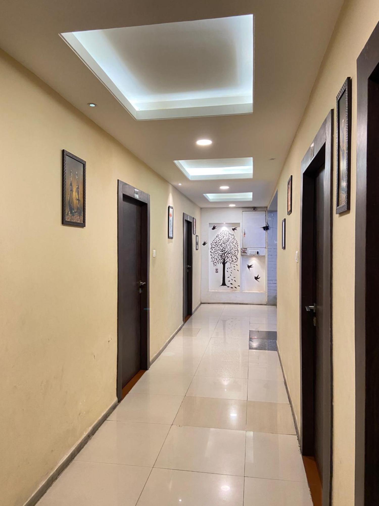 Hotel Damanis Udaipur Esterno foto