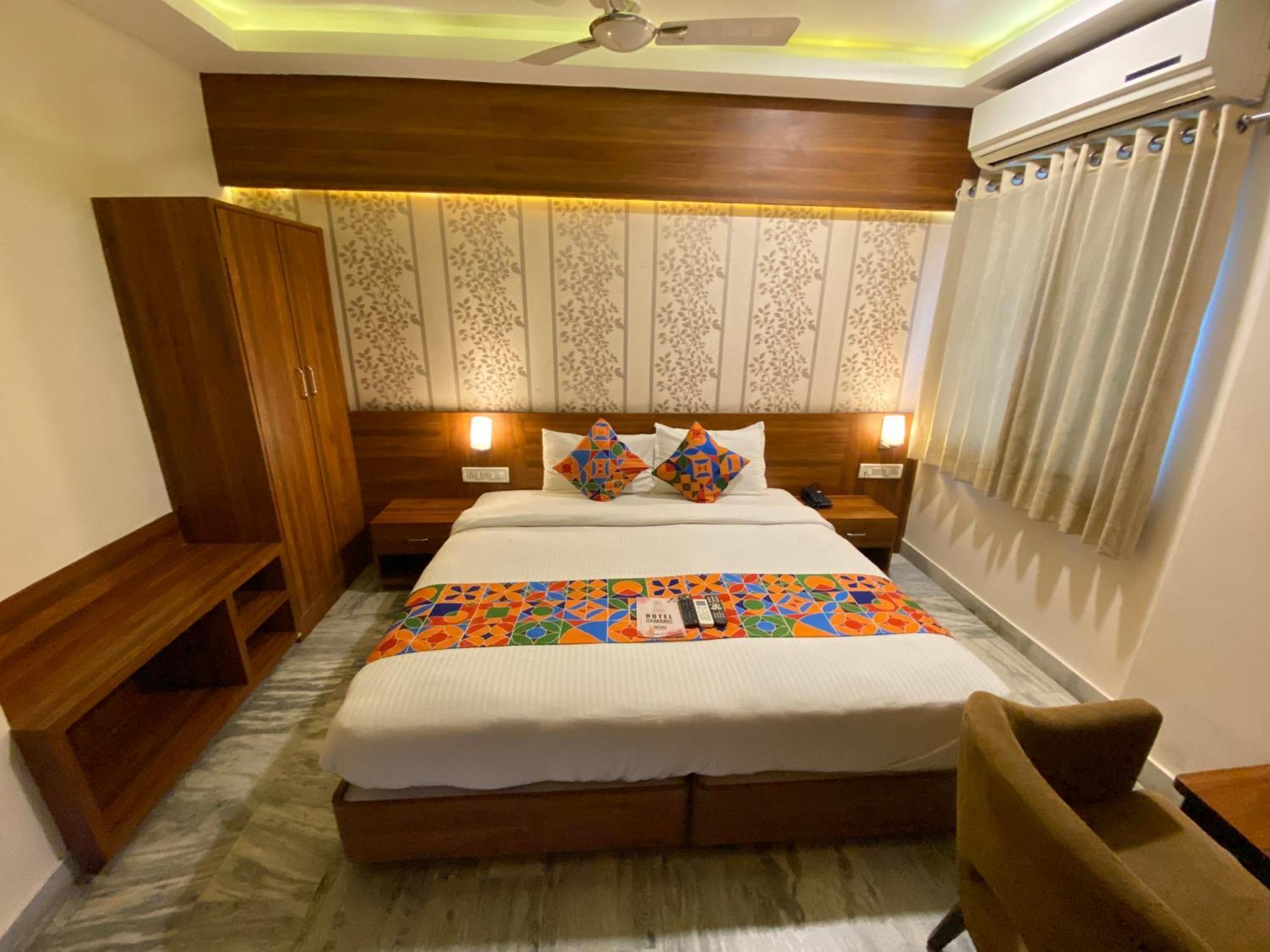 Hotel Damanis Udaipur Esterno foto
